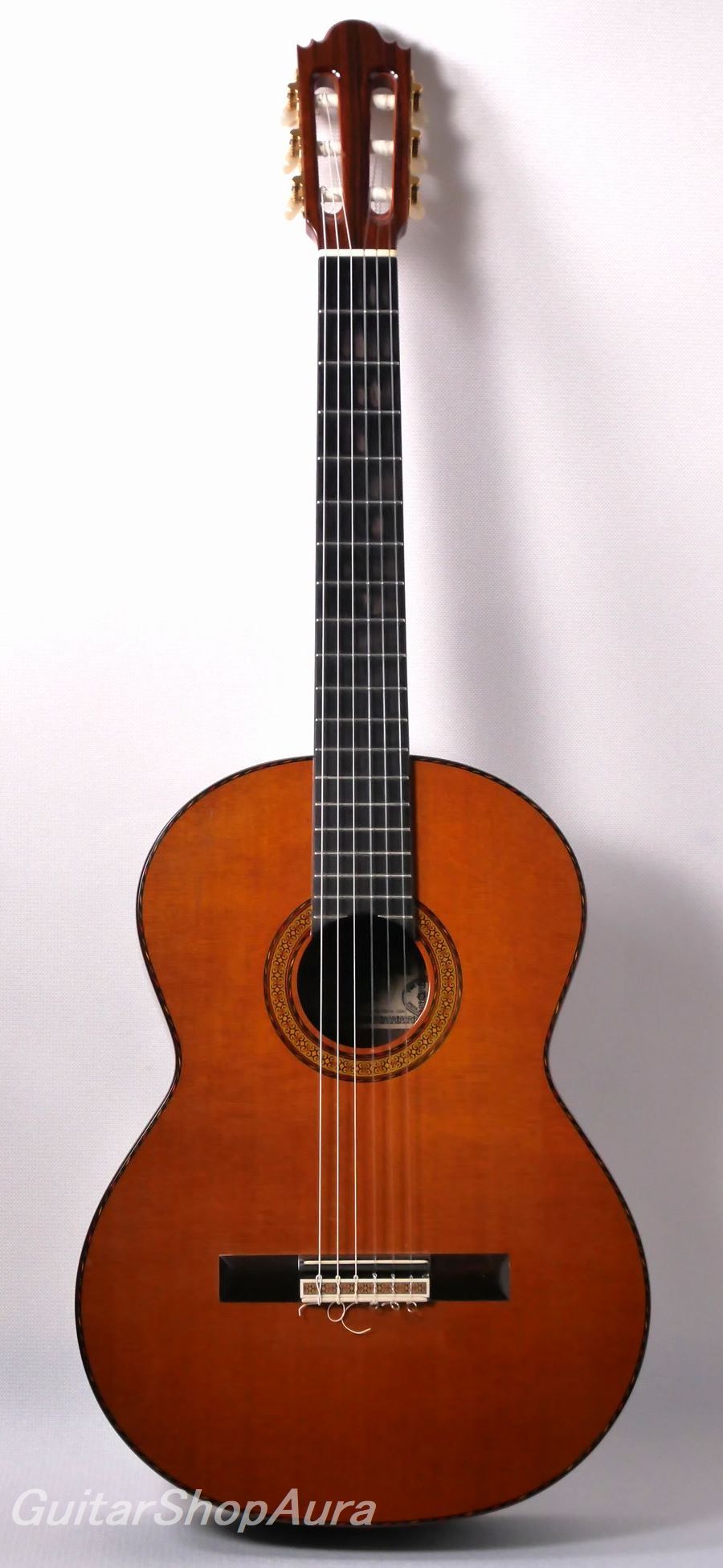 ジョン・マーチン・オリベ John Martin Oribe|アウラギターカタログ